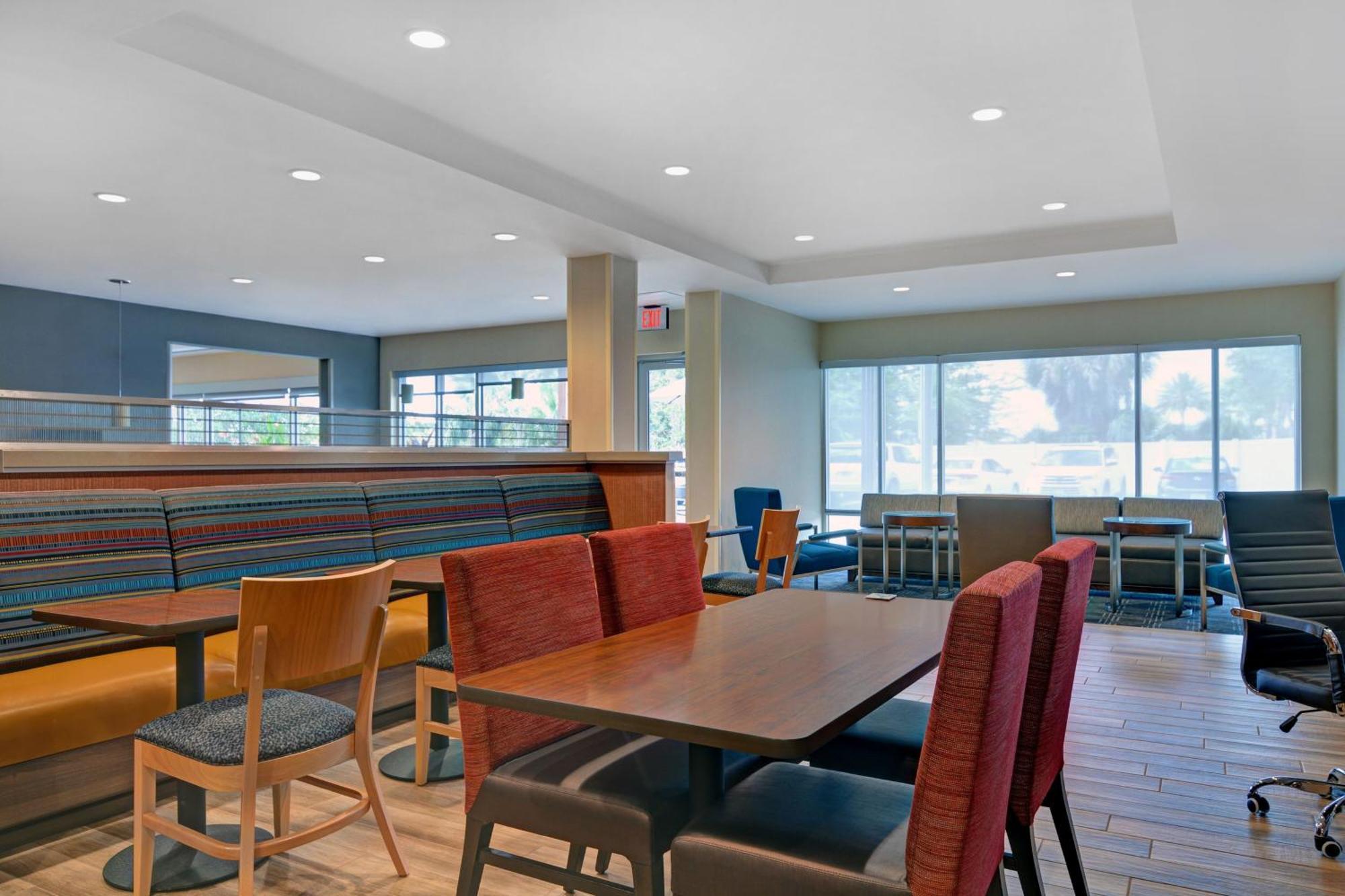 Towneplace Suites By Marriott Jacksonville East Екстер'єр фото